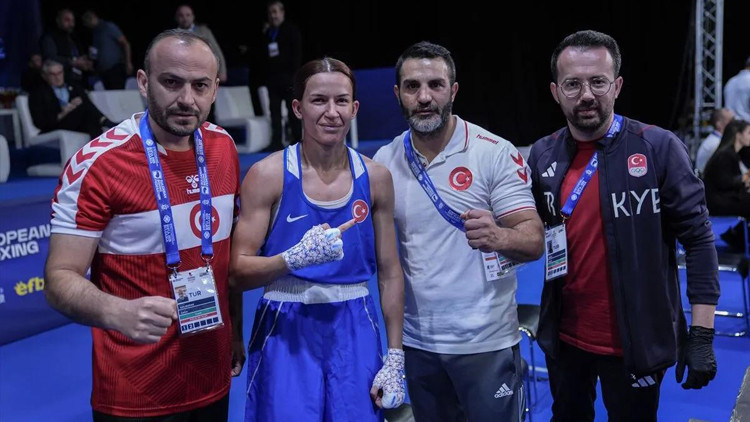 Milli boksör Hatice Akbaş, Avrupa şampiyonu oldu Milli boksör Hatice Akbaş, Avrupa şampiyonu oldu