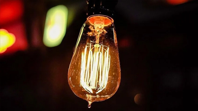 Günlük elektrik tüketiminde en yüksek saat belli oldu