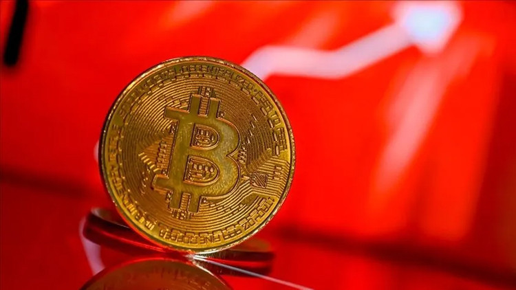 Bitcoin ve altcoinlerde sert hareketlilik