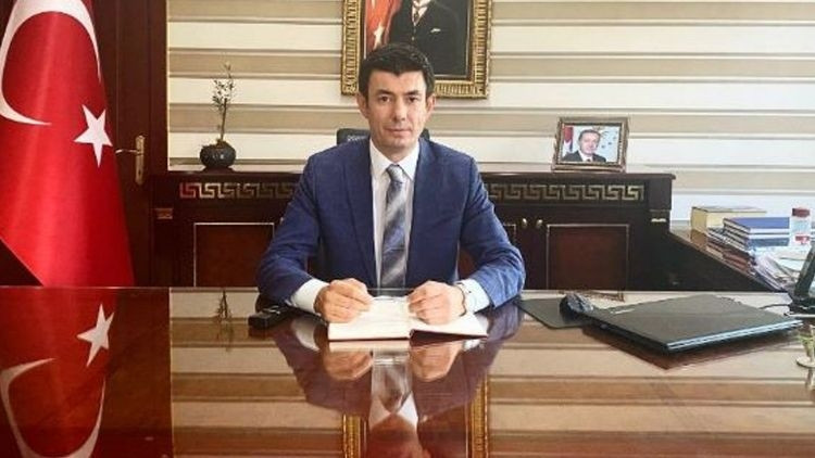 Silahla vurulmuş halde bulunmuştu… Vali yardımcısı hayatını kaybetti Silahla vurulmuş halde bulunmuştu… Vali yardımcısı hayatını kaybetti