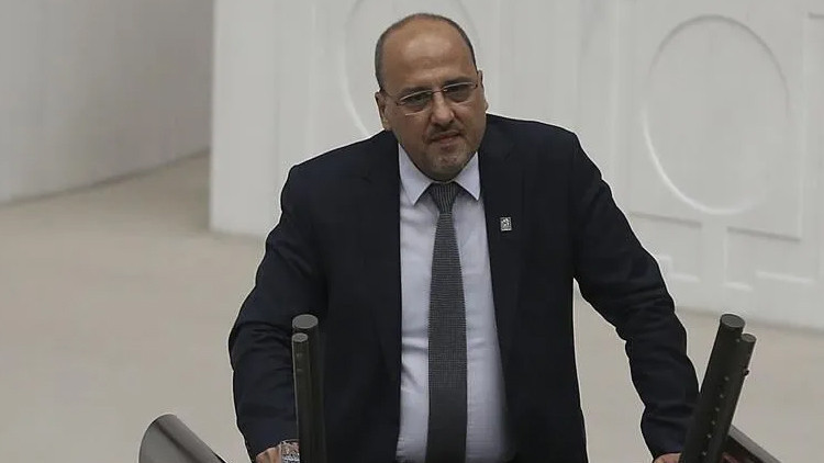TİP Milletvekili Ahmet Şık, Eskişehirde rahatsızlanarak hastaneye kaldırıldı TİP Milletvekili Ahmet Şık, Eskişehirde rahatsızlanarak hastaneye kaldırıldı