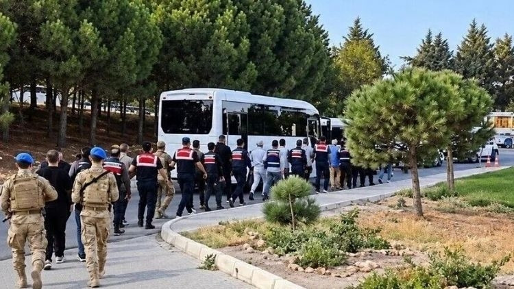 Çeşme’de 10 kişi tutuklandı