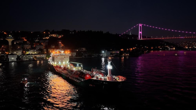 İstanbul Boğazı’nda facianın eşiğinden dönüldü Metreler kala durabildi İstanbul Boğazı’nda facianın eşiğinden dönüldü Metreler kala durabildi