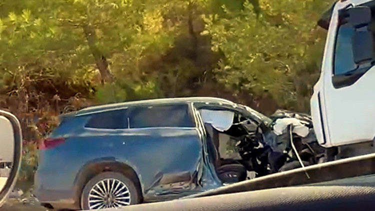 Antalyada kamyon ile cip çarpıştı; 1 turist öldü, 3 yaralı