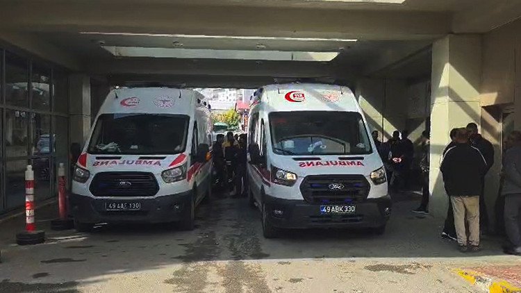 Kardeşini öldürüp 3 kişiyi yaralayan emekli polis intihar etti Kardeşini öldürüp 3 kişiyi yaralayan emekli polis intihar etti