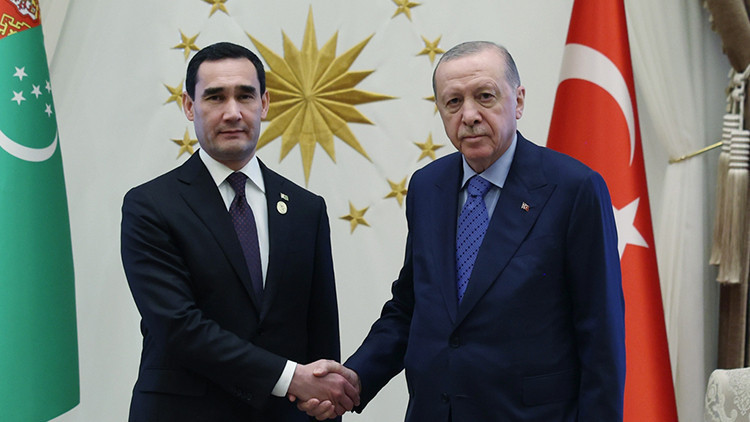 Cumhurbaşkanı Erdoğan, Serdar Berdimuhammedov ile bir araya geldi Cumhurbaşkanı Erdoğan, Serdar Berdimuhammedov ile bir araya geldi