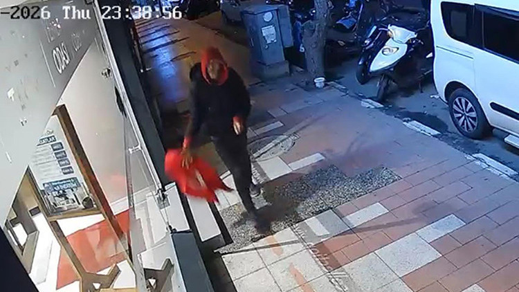 Polis, görüntülerdeki kişiyi