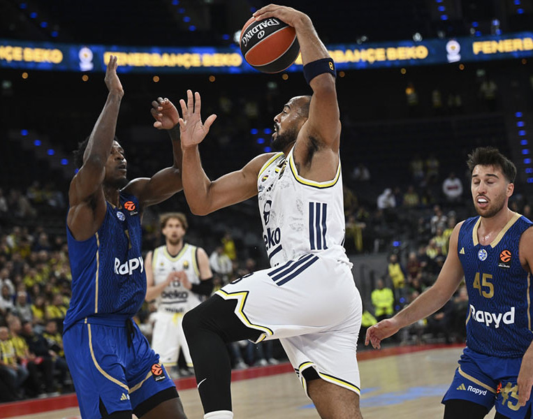 Fenerbahçe Beko, Maccabiyi Almanyada devirdi