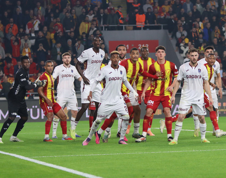 Trabzonsporun iki yıldızı, Beşiktaş maçında yok