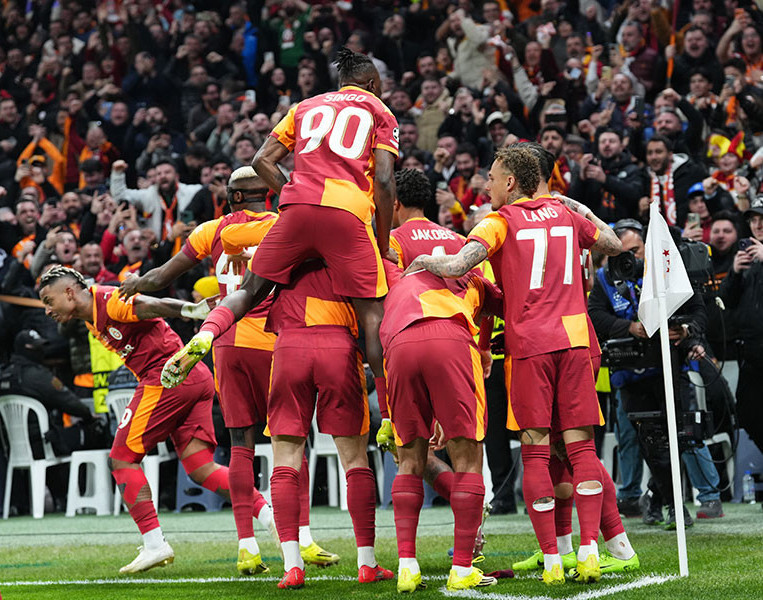Galatasaray, Liverpoolu bir kez daha devirdi