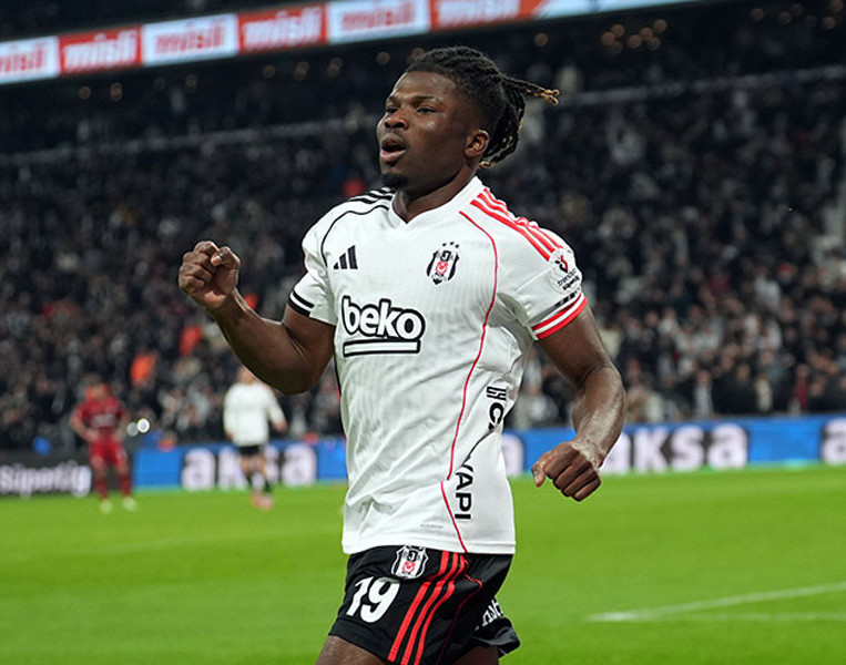 Beşiktaşta El Bilal Toureden göndermeli paylaşım