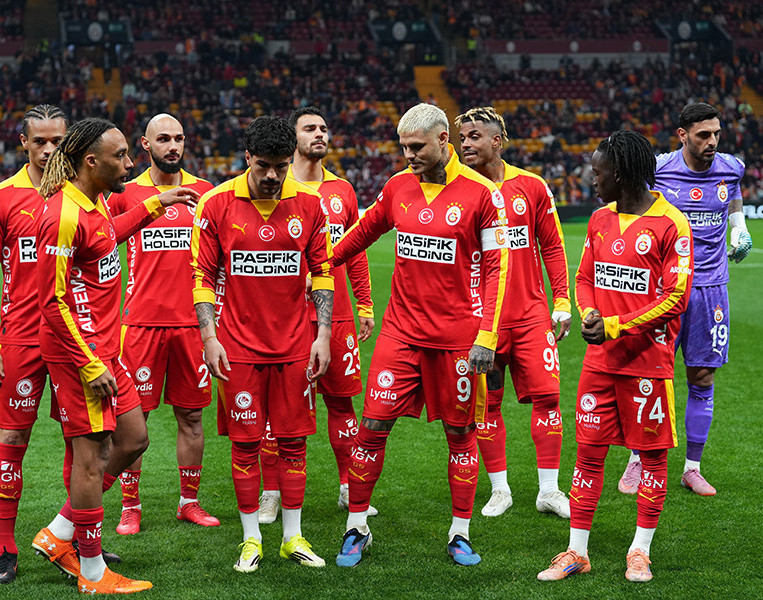 Galatasarayda ayrılık kararı verildi İşte yerine gelecek isim