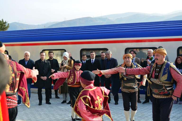 Tren geldi hoş geldi