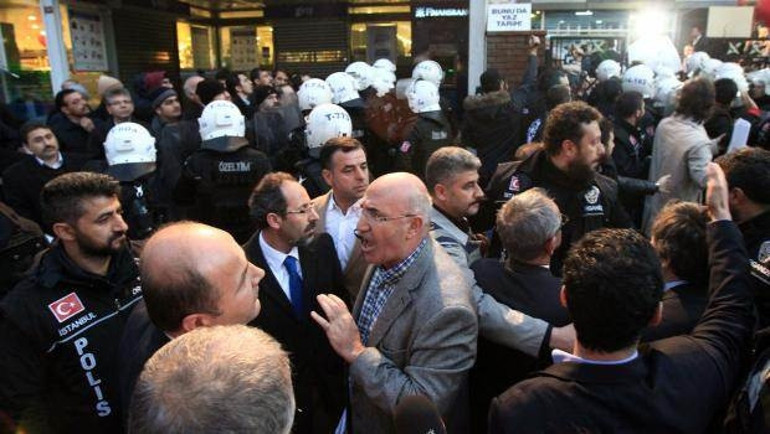 Kayyum yayını kesti kamu spotu girdi