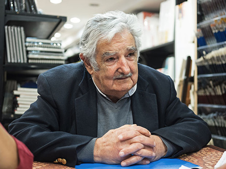 Dünyanın en sevilen cumhurbaşkanı José Mujica: Devlet başkanı halkının nasıl  yaşadığını görmeli