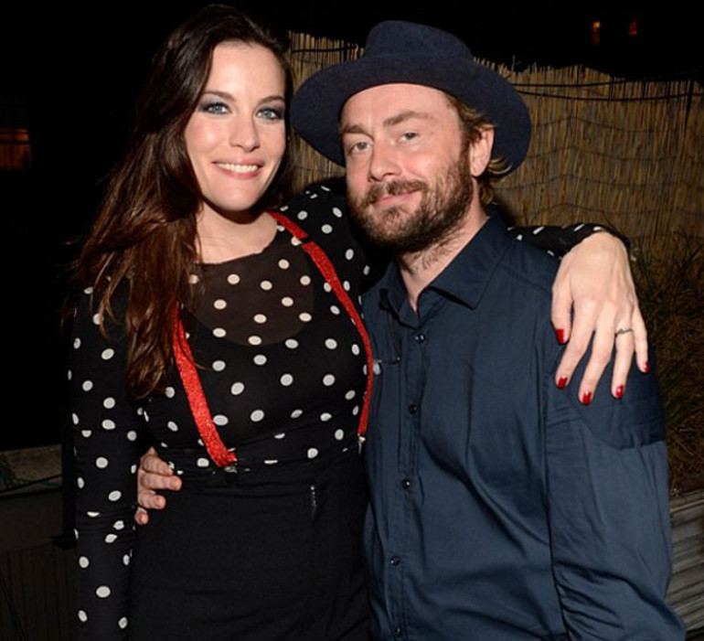 Liv Tyler ve iki oğlunun New York gezintisi