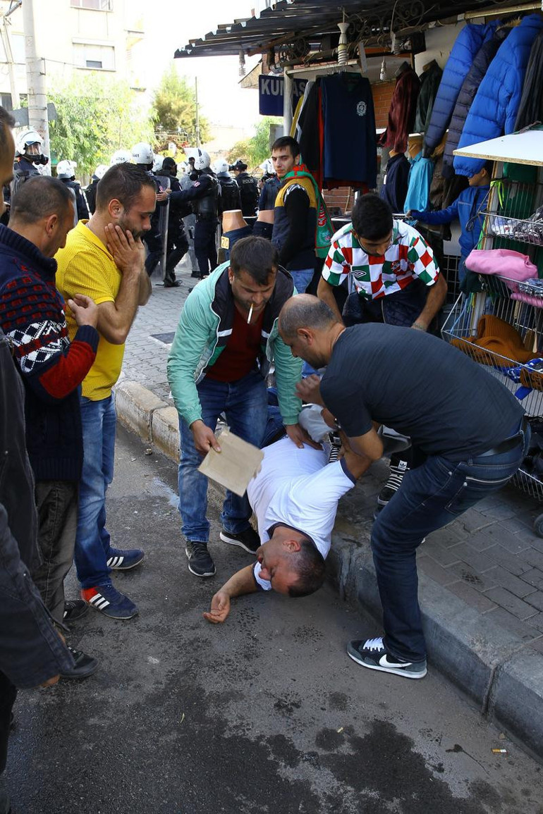 Karşıyaka-Göztepe maçı öncesi ortalık karıştı