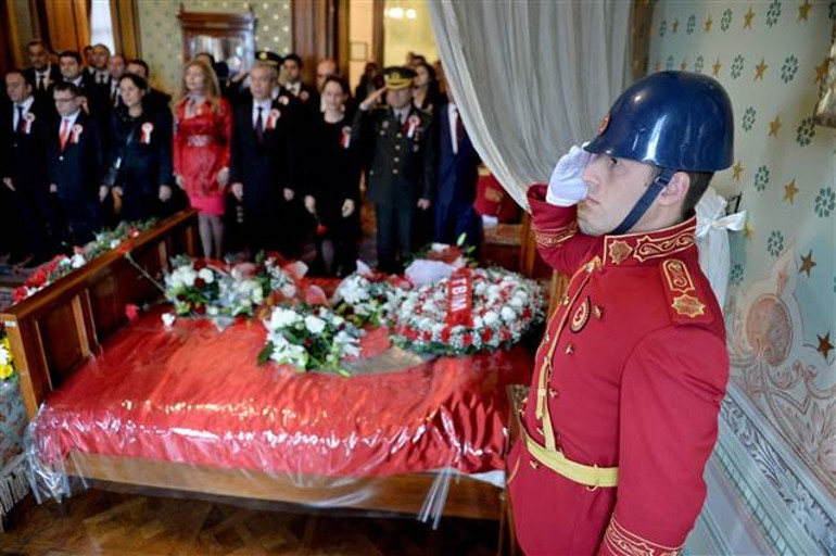 Atatürk vefatının 77nci yılında sevgi, saygı ve özlemle anıldı