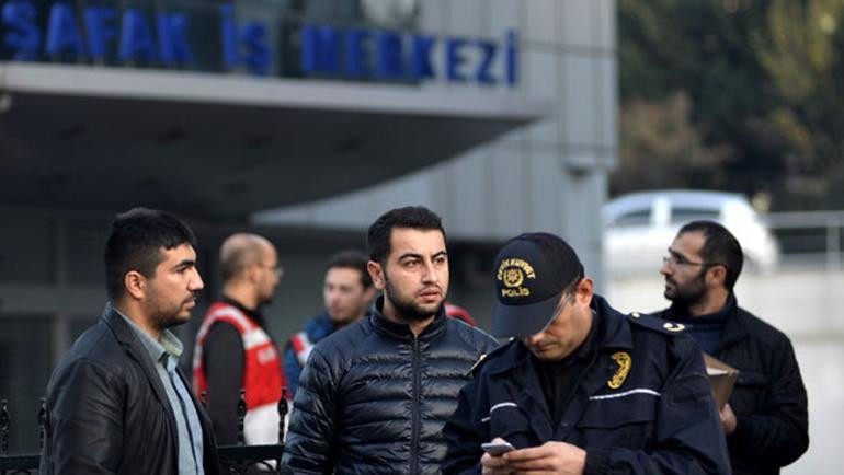 Kaynak Holdinge atanan kayyumlardan İmran Okumuşun Zencani ile fotoğrafı çıkmıştı