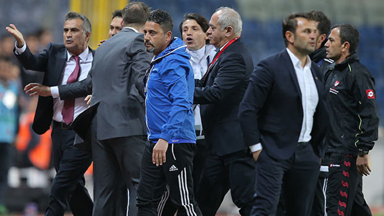 Şenol Güneş çıldırdı