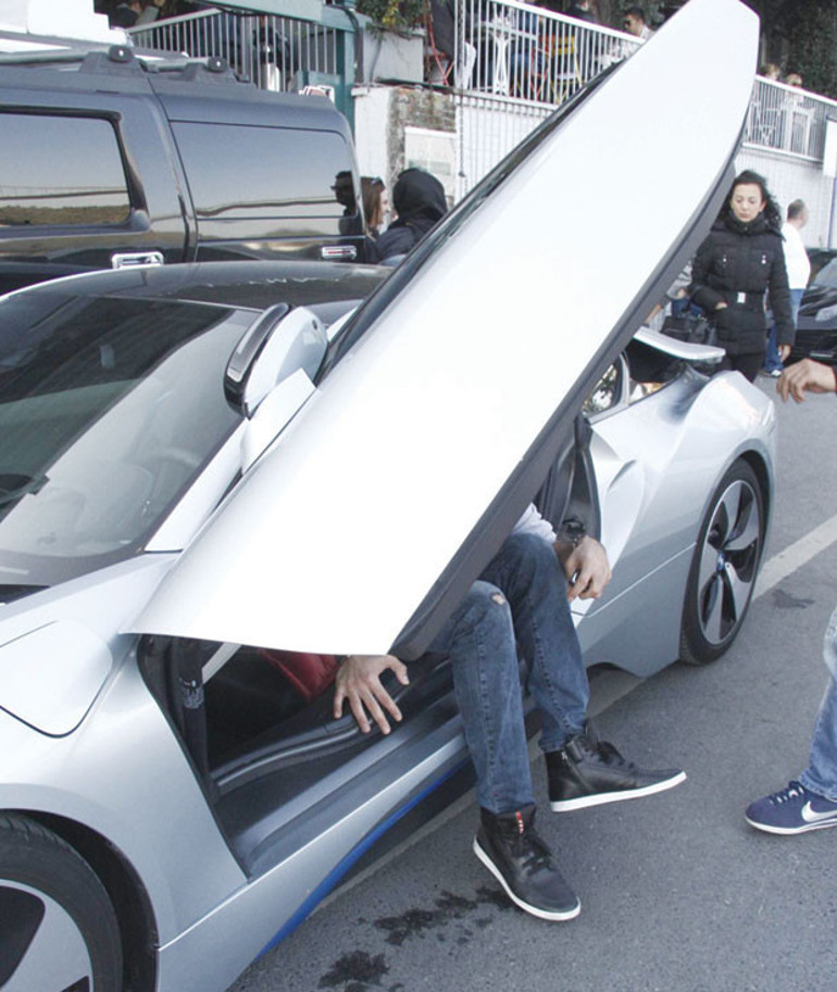 İsmail Filiz elektrikli otomobiliyle yollarda