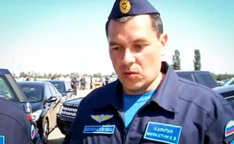 Rus pilotlardan biri Lazkiyedeki Rus üssünde