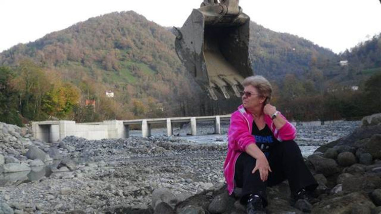 Arhavide HES tepkisi sürüyor