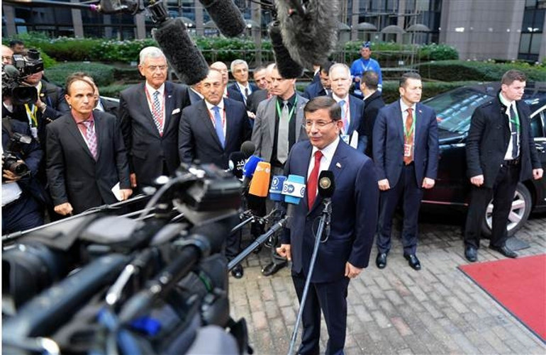 Başbakan Davutoğlu AB zirvesinde konuştu: Ankara’dan açık bir mesaj vermek istiyorum