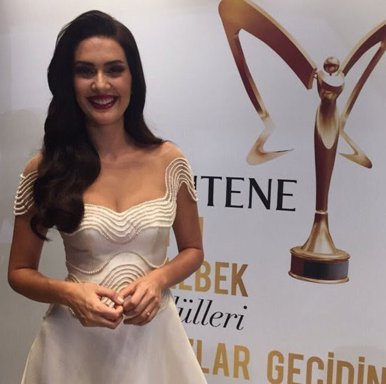 42. Pantene Altın Kelebek Ödül Töreninde şıklık yarışı