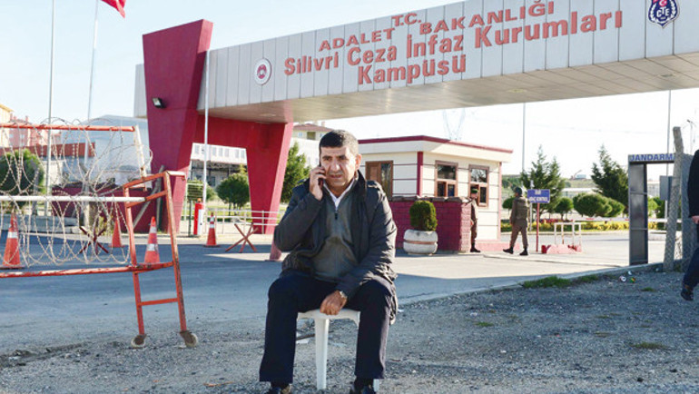 Duygularıyla oynandı