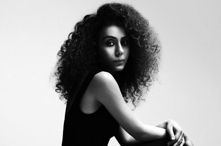 CAZIN RENKLİ SESİ: ELİF ÇAĞLAR