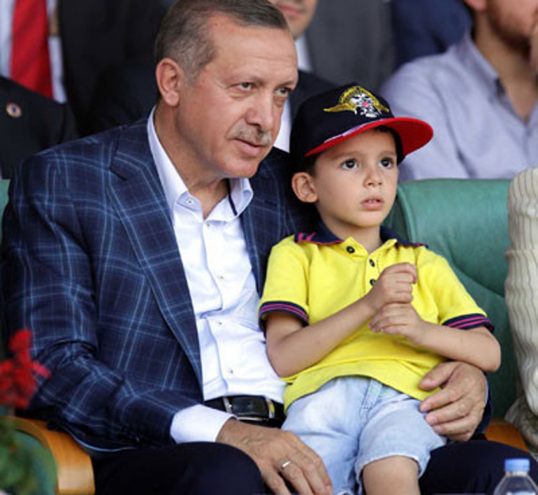 Cumhurbaşkanı Erdoğanın beşinci torunu dünyaya geldi