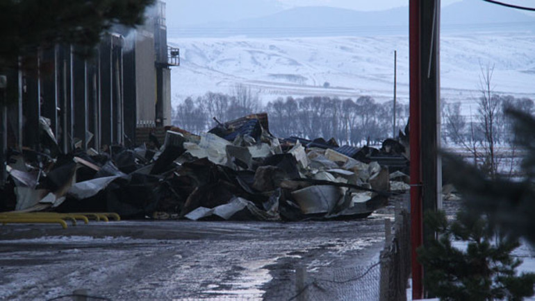 Aytaç Etdeki yangın 28 saat sonra söndürüldü
