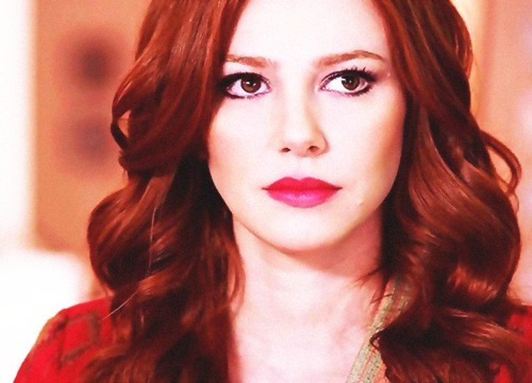 Kiralık Aşkın Defnesi Elçin Sangu evleniyor mu