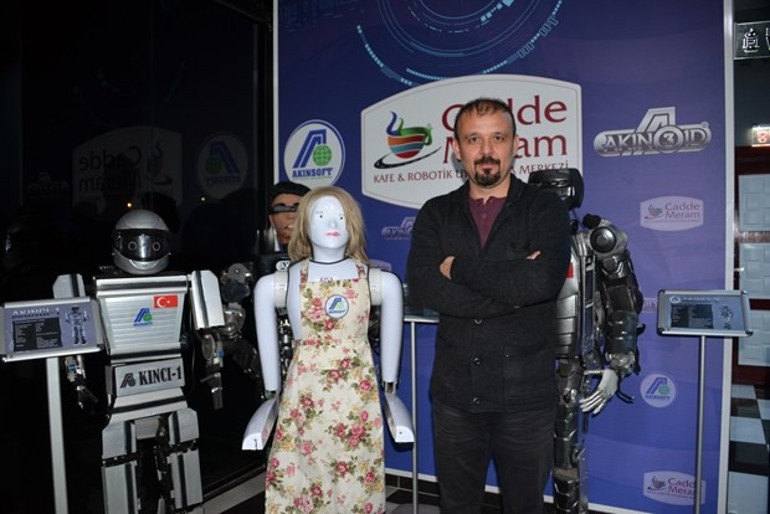 Türkiyenin ilk insansı robot fabrikası Konyada kuruluyor