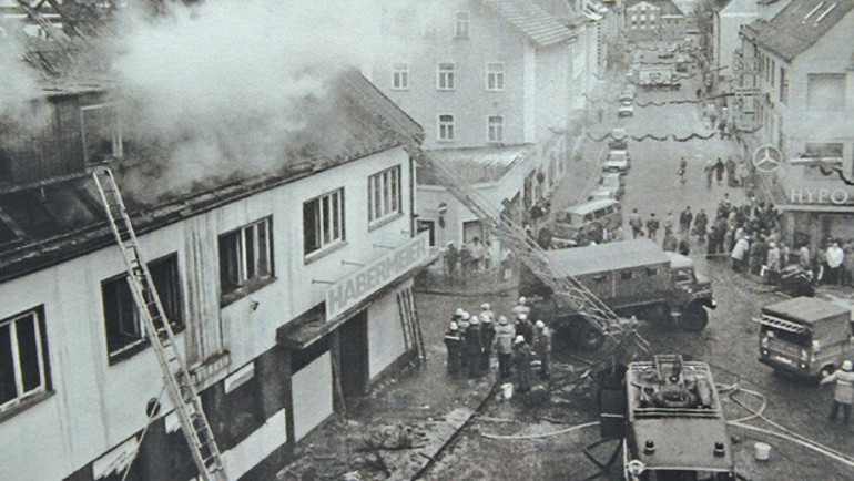 Schwandorf kurbanları çifte törenle anıldı