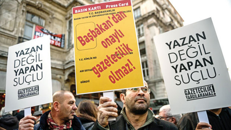 Can Dündar ve Erdem Gül için 30 adımlık yürüyüş