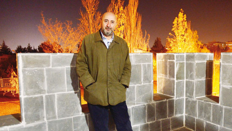 İşte öteki Diyarbakır: Surun dışı neonlarıyla yanıyor