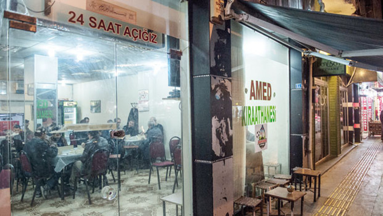 İşte öteki Diyarbakır: Surun dışı neonlarıyla yanıyor