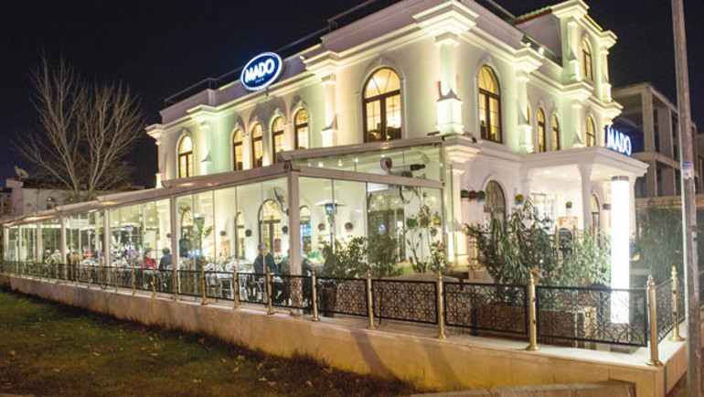 İşte öteki Diyarbakır: Surun dışı neonlarıyla yanıyor