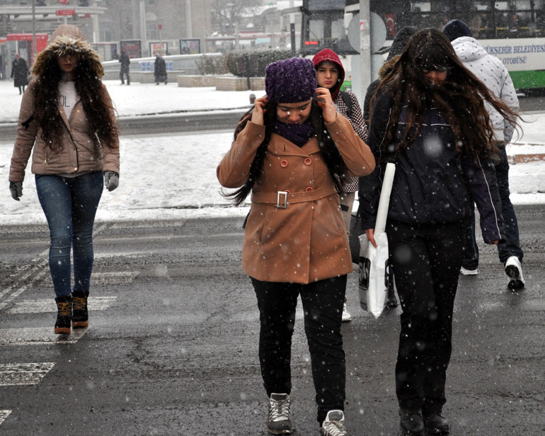 Tüm yurt beyaza büründü