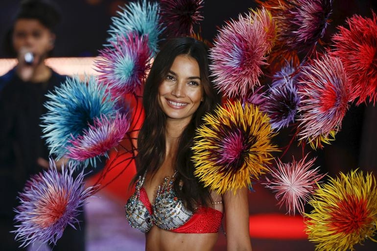 Victorias Secret hangi kanalda, saat kaçta yayınlanacak | Defilede hangi sürpriz isimler var