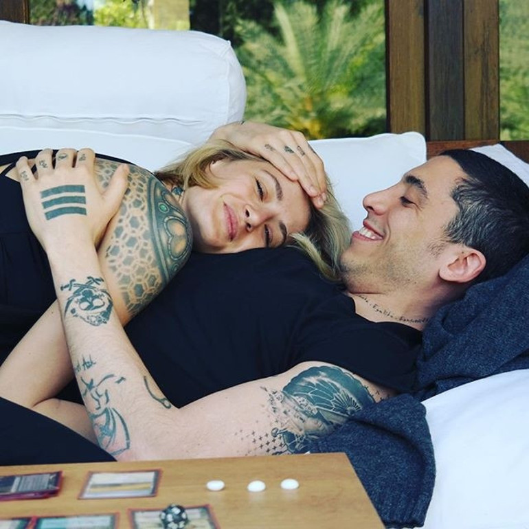 Ünlü isimlerden romantik yeni yıl mesajları