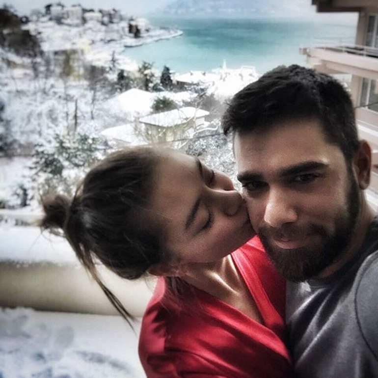 Ünlü isimlerden romantik yeni yıl mesajları