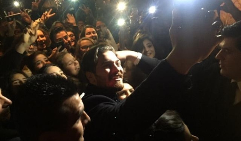 Çağatay Ulusoy İzmiri Salladı