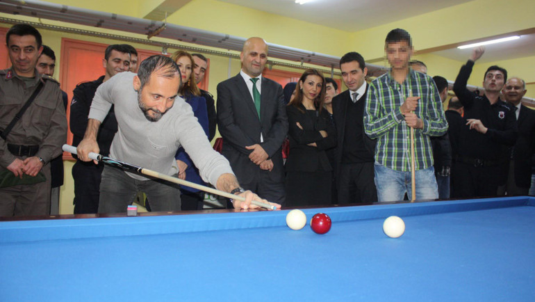 Şampiyondan anlamlı açılış