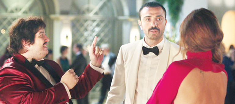 Demet Akalın Okan Kurt çifti Şahan Gökbakar’ın yeni filminde rol aldı