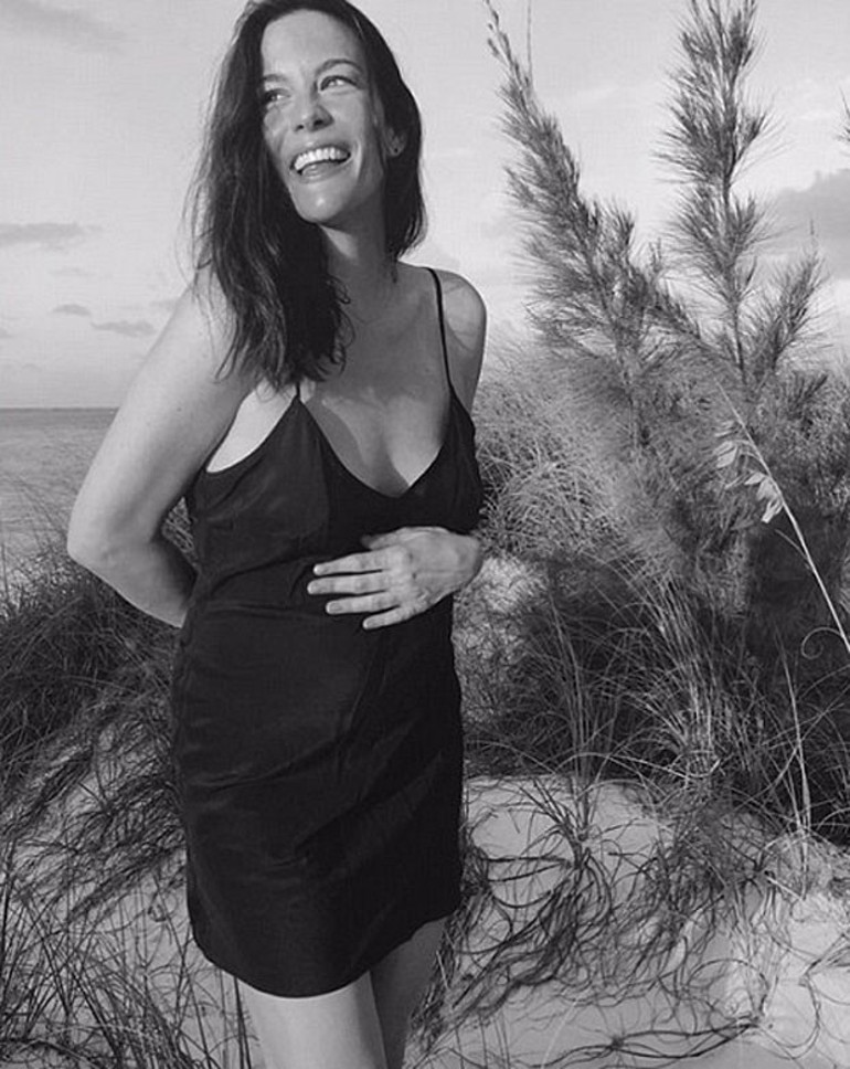 Geçen yıl doğum yapan Liv Tyler yine hamile