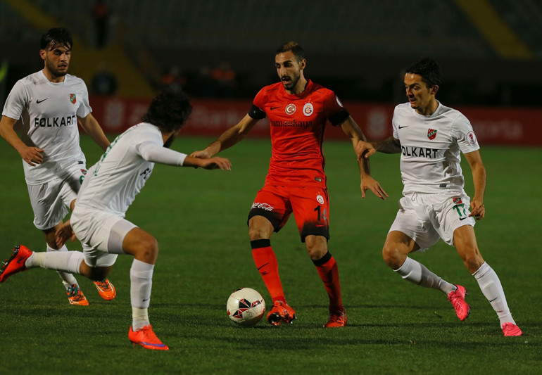 Karşıyaka - Adana Demirspor maçı saat kaçta oynanacak Maç ne zaman Saat kaçta Hangi kanalda yayınlanacak İşte ayrıntılar...