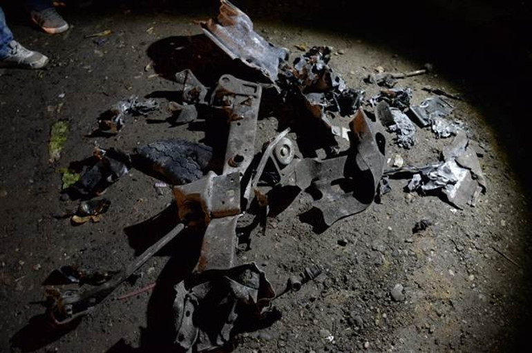 Diyarbakırın Çınar İlçesinde PKK’lı teröristler Emniyet’e bombalı araçla saldırdı: 1 şehit, 3ü bebek 5 sivil öldü, 43 yaralı